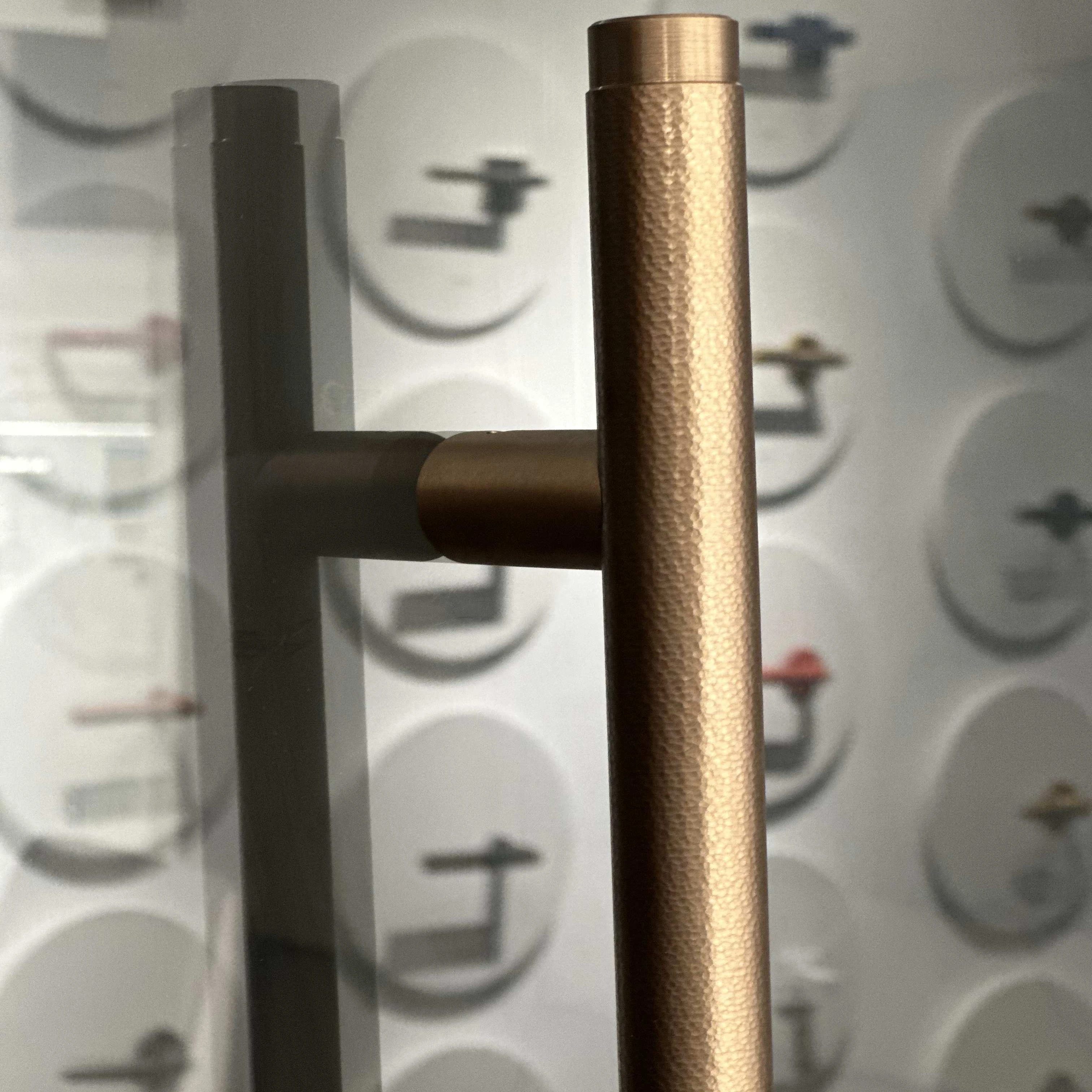 Hammer surface glass door pull handle
