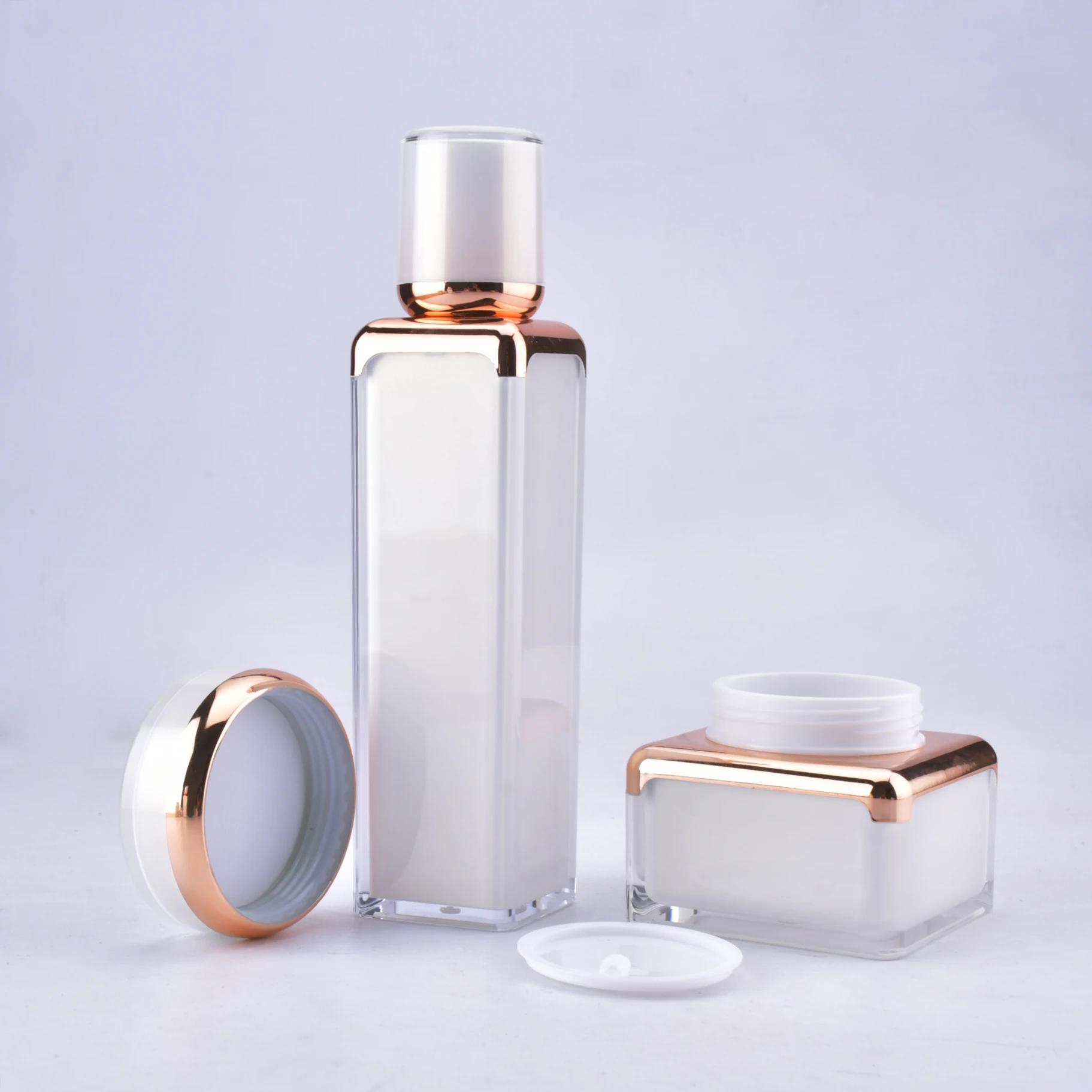 UU package emballage cosmetique flacons de luxe emballage acrylique tube carre blanc