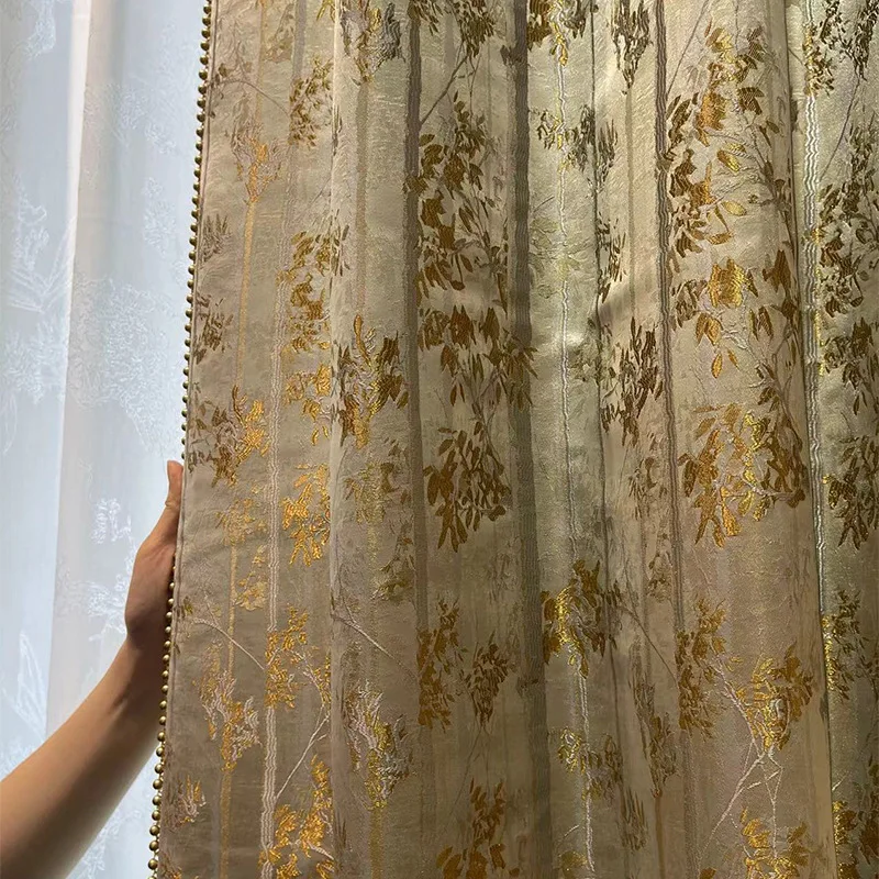 Шторы из жаккардовой ткани с вышивкой