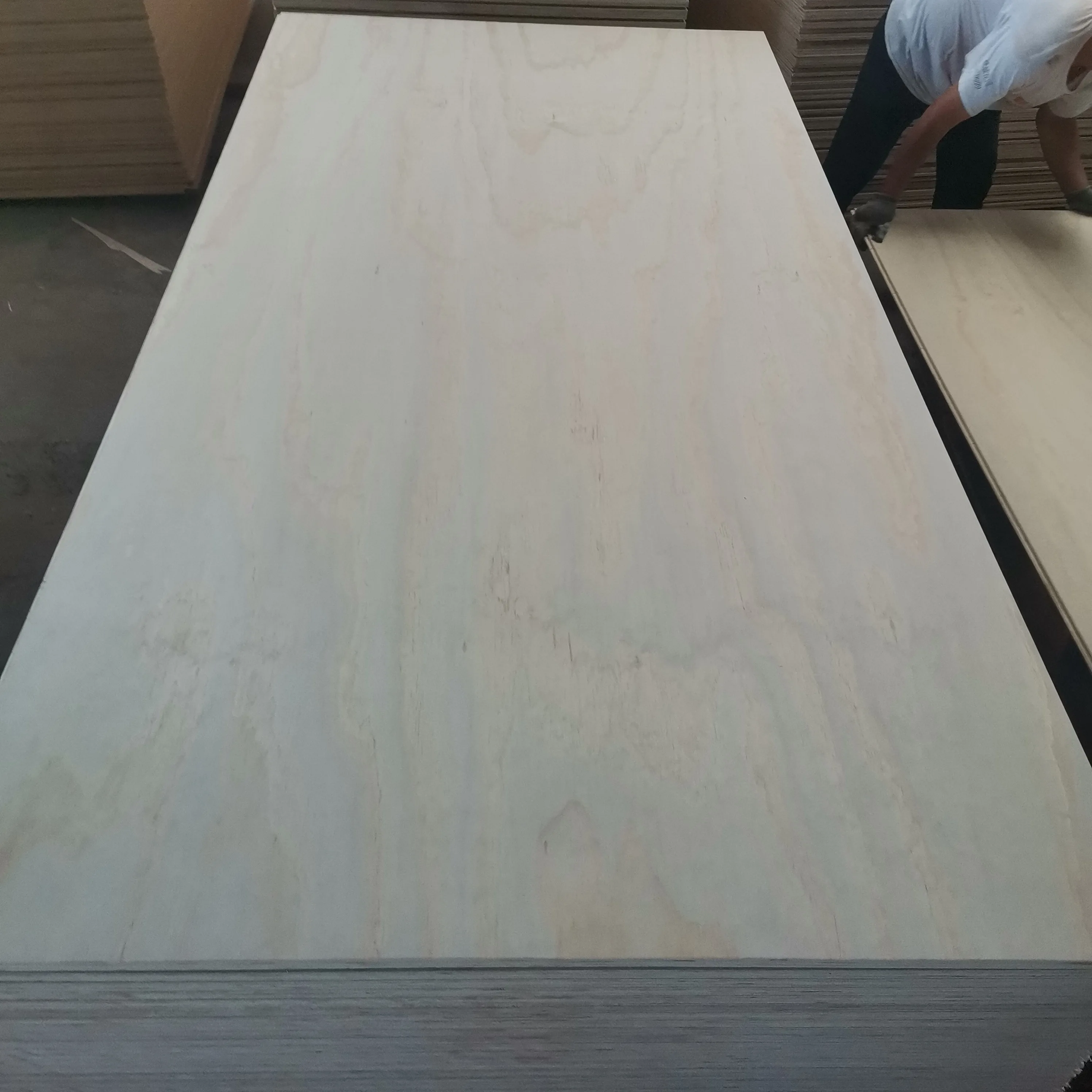 18mm 8mm tata bobo commercial okoume plywood sheet bintangor veneered plywood sheets sofa frame wooden cases