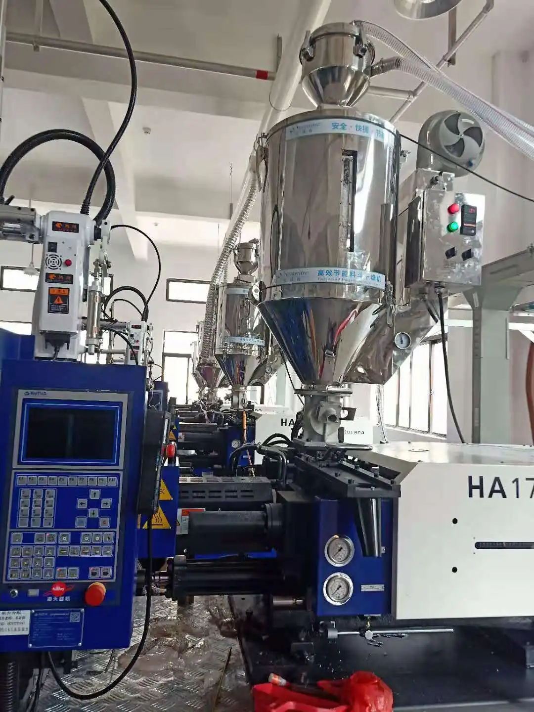 Injection molding accessories Hopper dryer manufacturer Plastic hopper dryer Economical hopper dryer