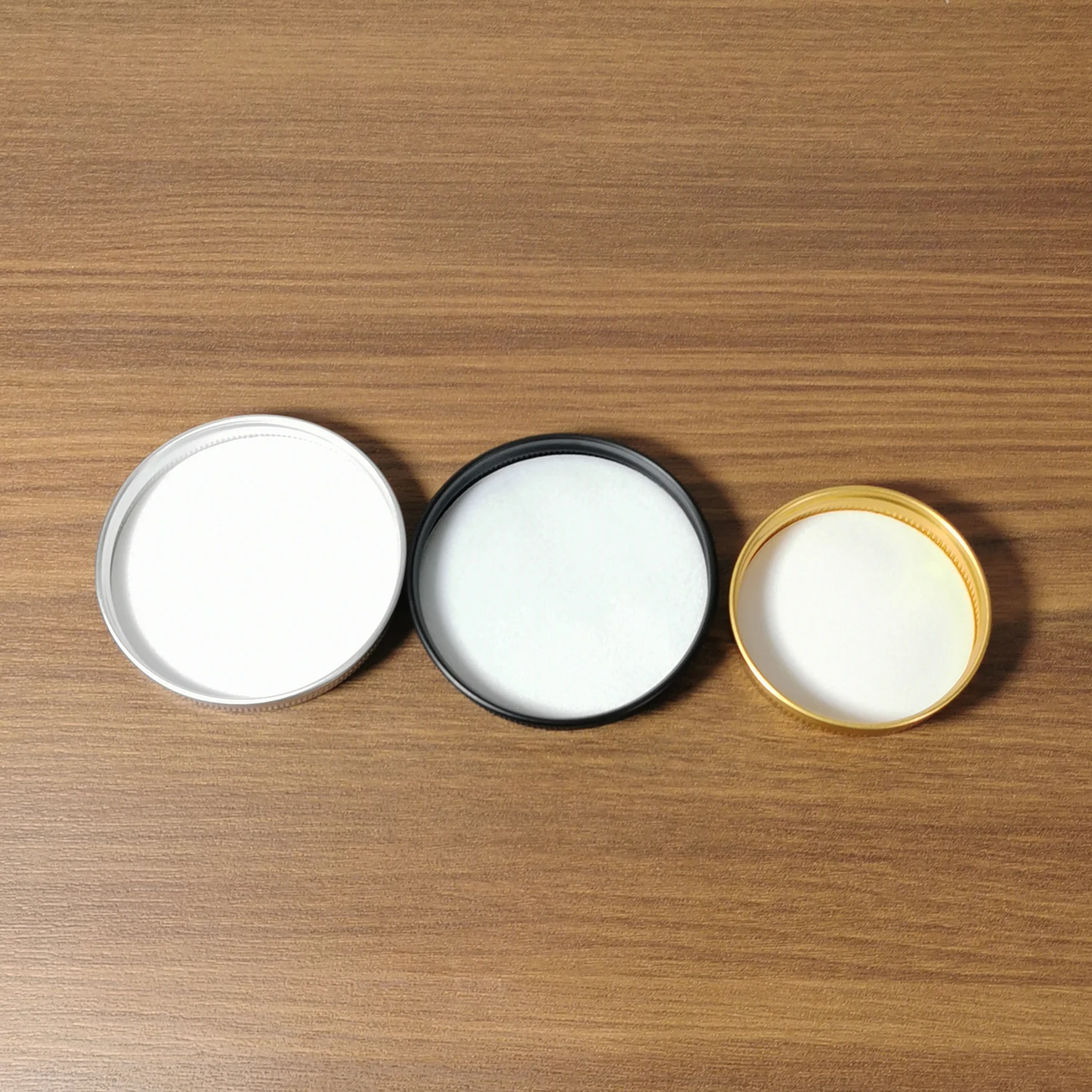 Fashionable simple light round black silver golden plastic lids for candle making