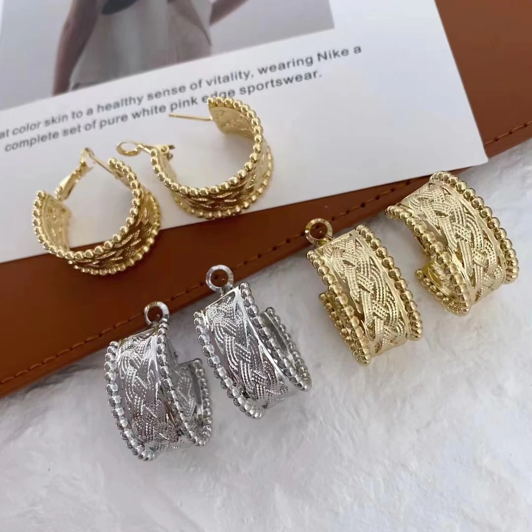 Fashion Retro Retro Female Geometric Earrings 18k Gold Sliver Color Hollow Carved Hoop Earrings Jewelry