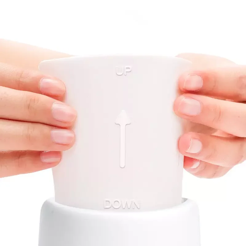 Portable Dog Paw Cleaner & Washer Easy-to-Clean Pet Feet Cleaning Brush Cup for Grooming & Cat Washing