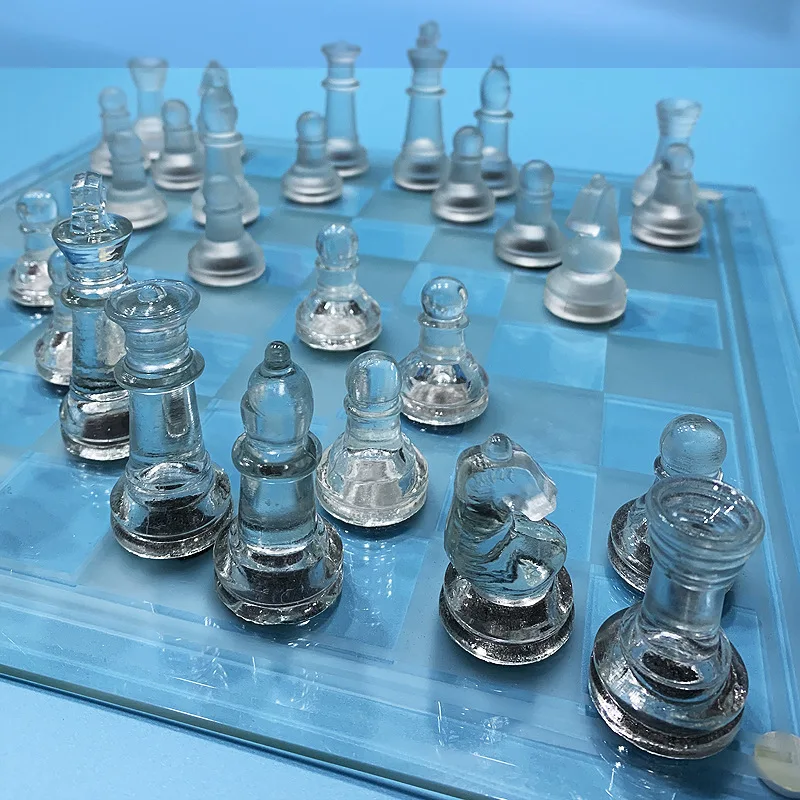 custom design hand made deluxe crystal chess games chessboard Glass chess set board with triple weighted pawns