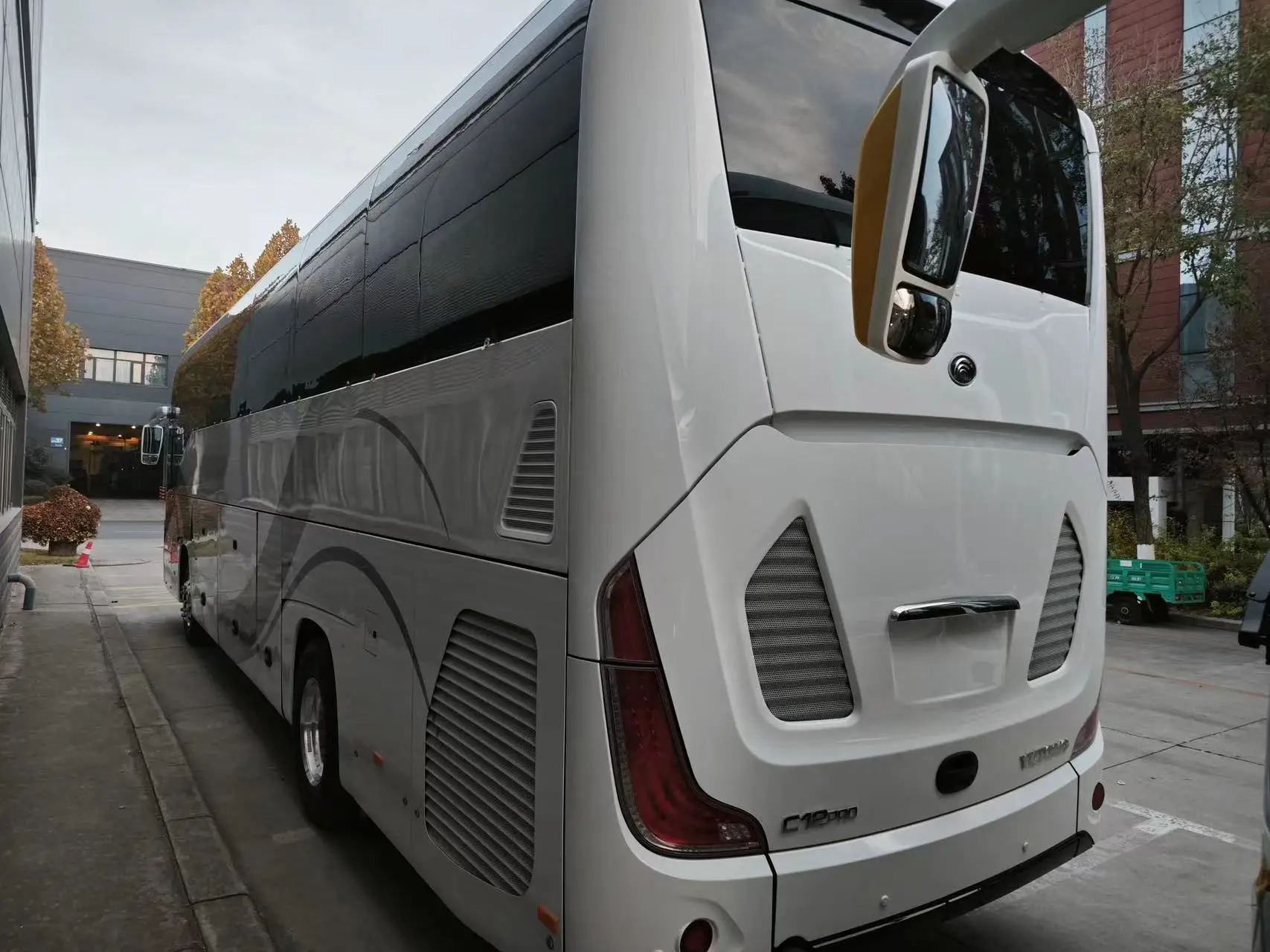 2024 автобуса Yutong ZK6138H дизельный 51-местный городской автобус 120 км/ч с левым рулем новые коммерческие автобусы yutong для продажи в Китае