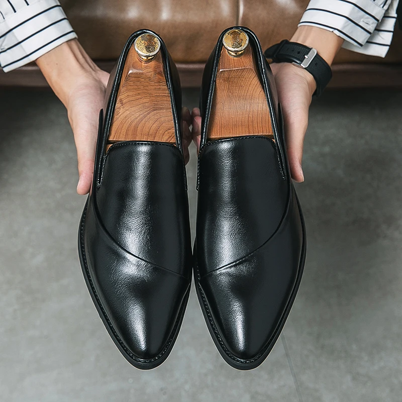 2023 Wholesale New Fashion Business Casual Shoes Lightweight Men's Dress Shoes Slip On Loafers Formal Leather Shoes For Men
