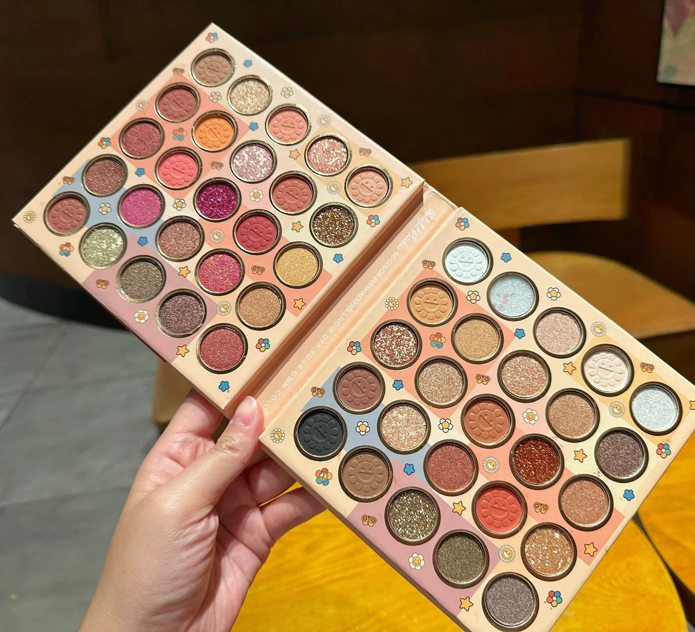 private label 50 colors cartoon makeup powder eye shadow large plate Matte multi-color glitter eyeshadow palette