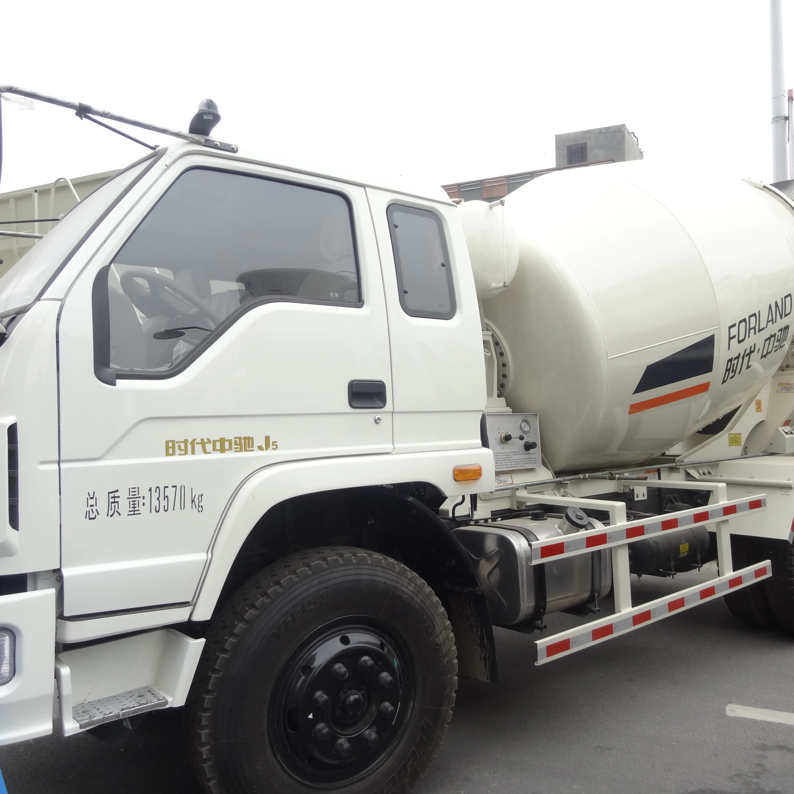 Professional manufacturer Diesel 4m3 weight Concrete Mixer Truck