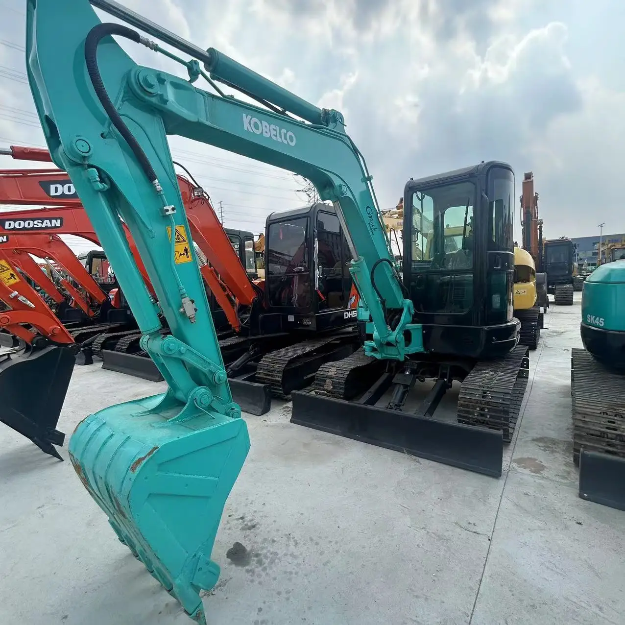 Оригинальная японская хорошо защищенная б/у Kobelco SK55 с функцией работы сверху SK210/SK200 высокопроизводительной и приятной системой двигателя
