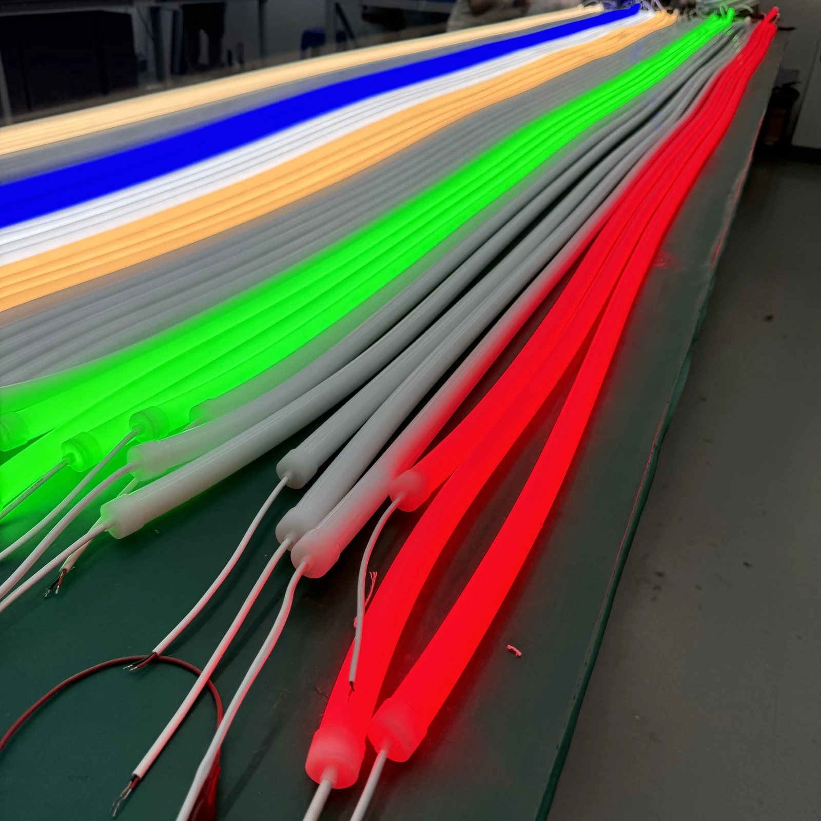 Long Life Permanent 24v White Rgb Color RGB Tubes 25mm Round 360 Degree Flexible Led Strip Neon Rope Light