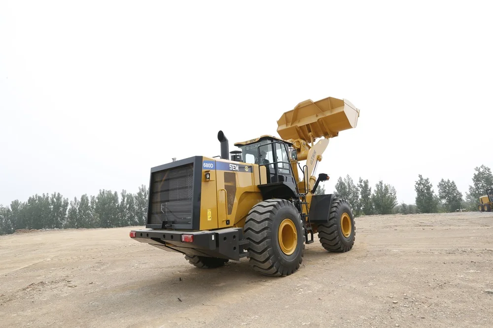 China Construction Machinery Sem680D 8ton Wheel Loader with Attachments