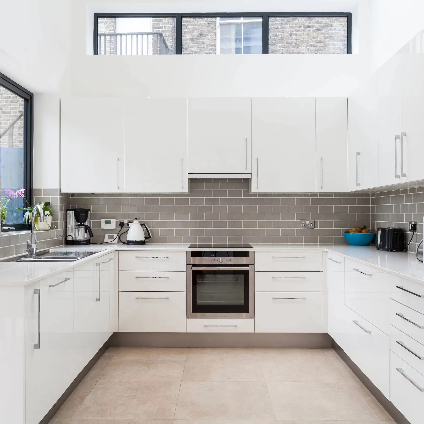 China Factory Prices Luxury Wood Unit Wall Kitchen Cabinets Set Automatic Acrylic Kitchen Furniture