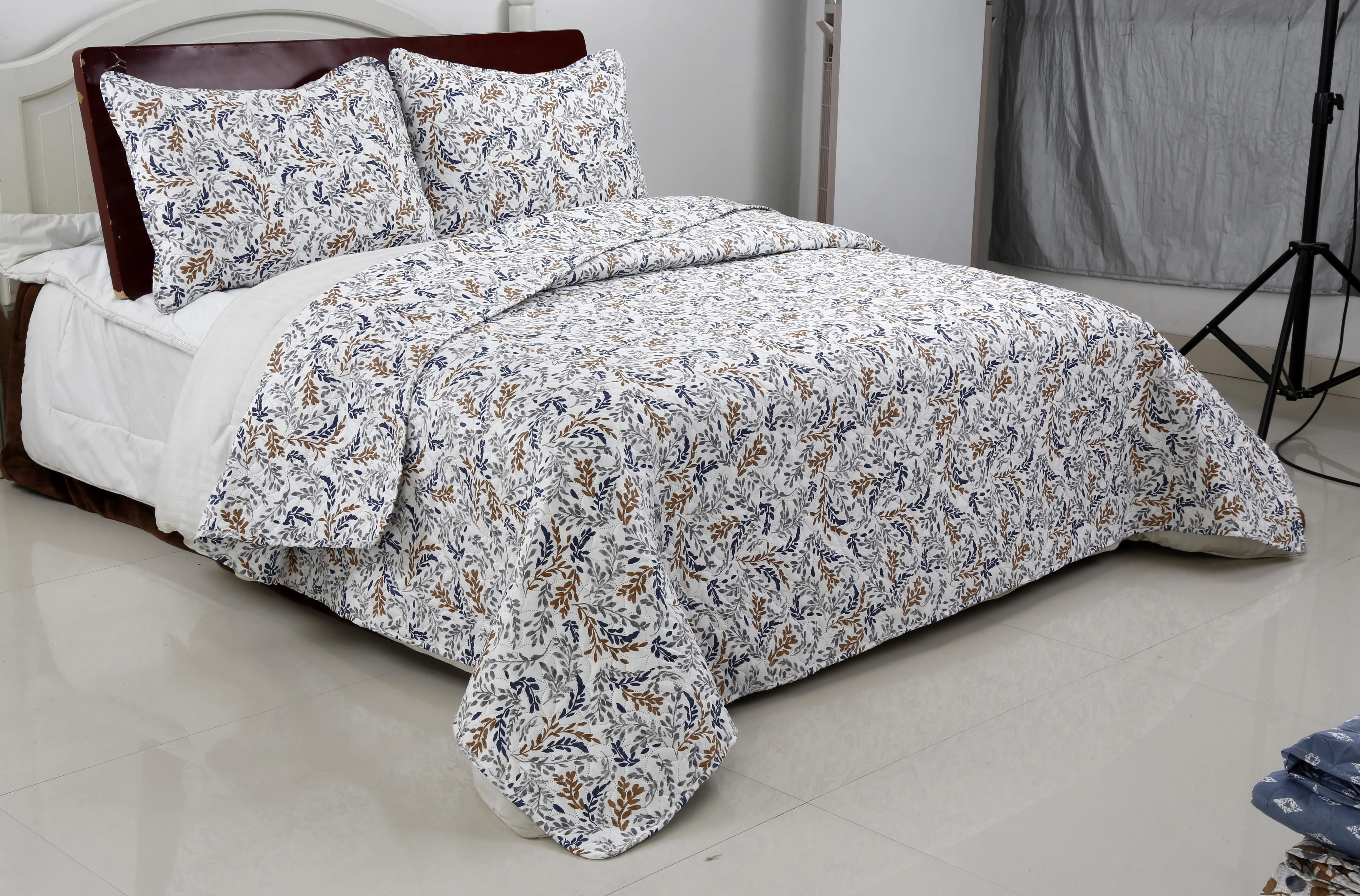Customized Floral Design Printed Soft Coverlet 100% Polyester Bedspread Quilt Set for