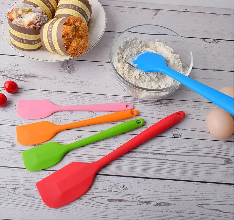 Small All-In-One Silicone Scraper Integrated Butter and Cake Cream Spatula Baking & Pastry Tool for Dough Usage
