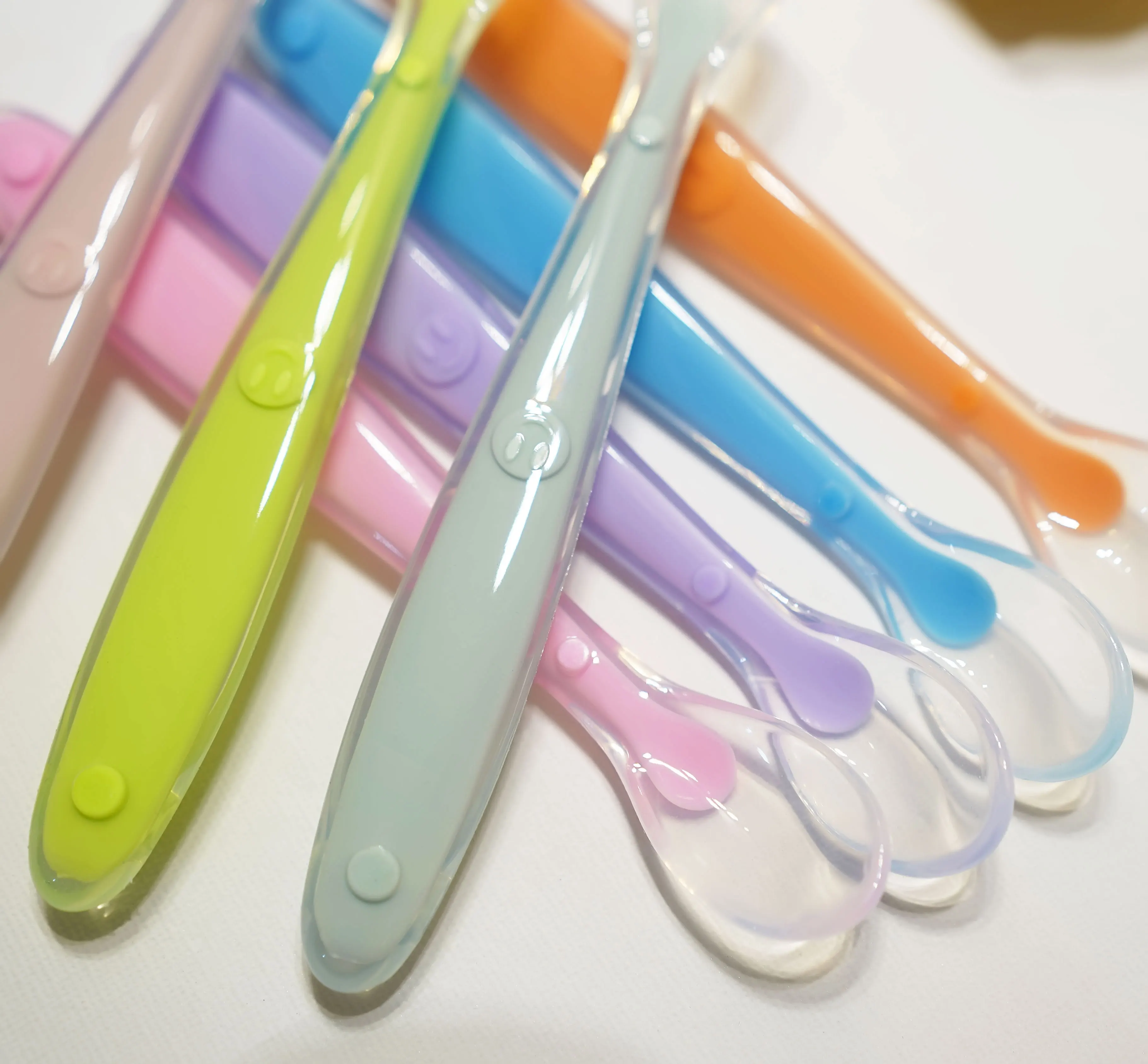 Hot Selling Soft Silicon Baby Feeding Supplies Toddler Feeder Soup Food Dinnerware Silicone Baby Spoon for bebes