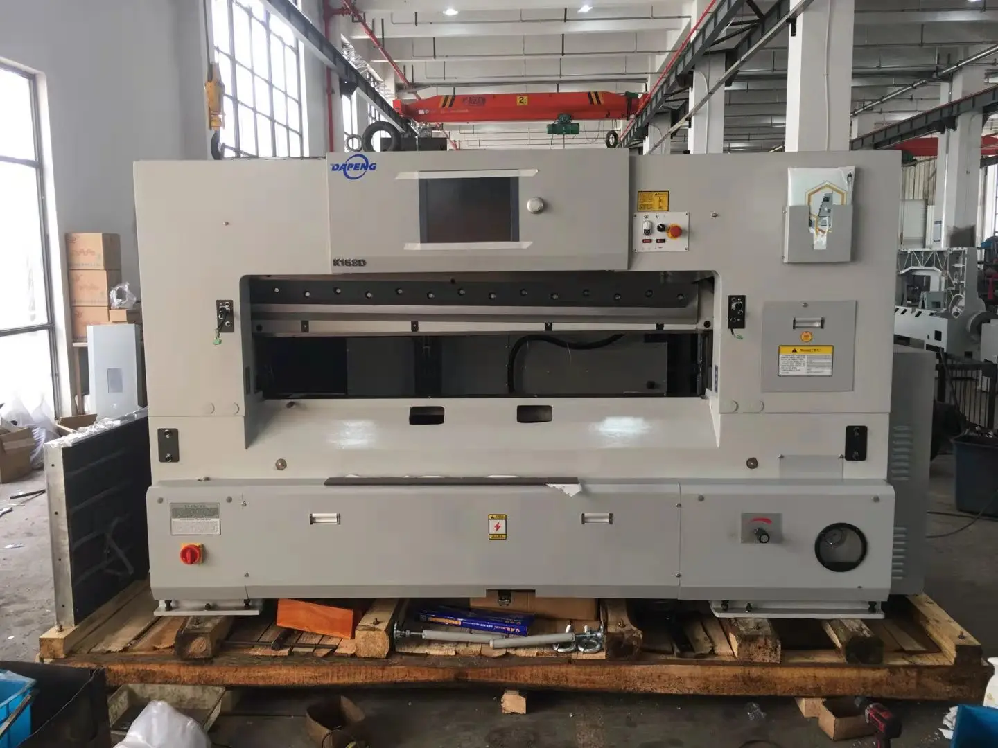 Гильотинный Резак для кожи и бумаги с программным управлением 168 см