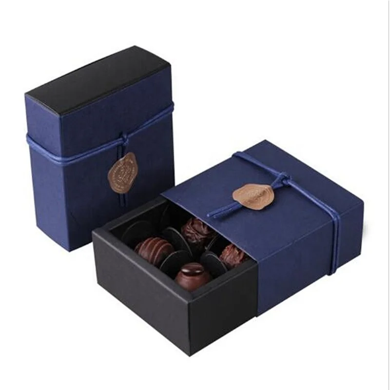Top quality recycled ivory board food grade chocolate paper gift packaging box with dividers