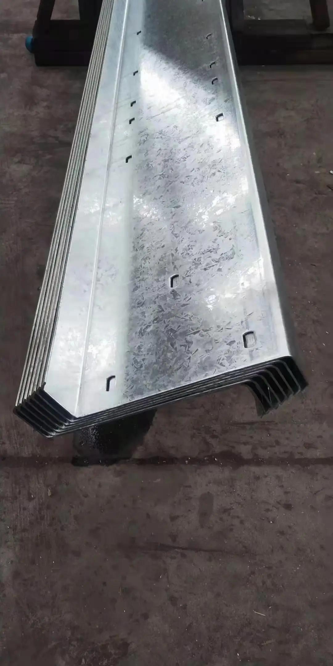 Building Material Galvanised Lip Channels Jis Ss400 Channel Iron Prices Astm A36 Carbon Steel U Shape