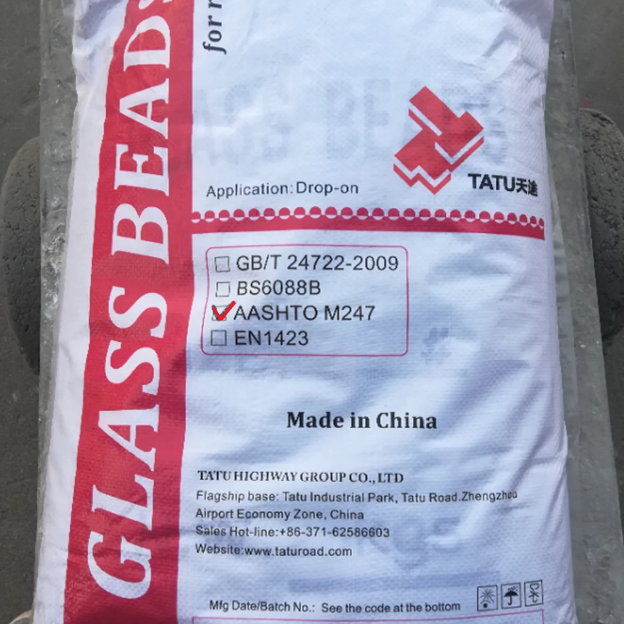 BS6088 standard Reflective glass beads for thermoplastic road marking paint factory price