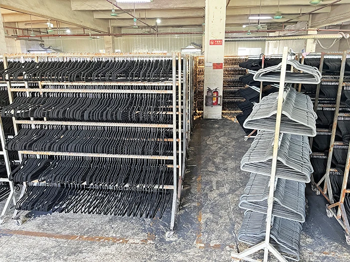 Cloth Hanger Gluing Flocking Machine