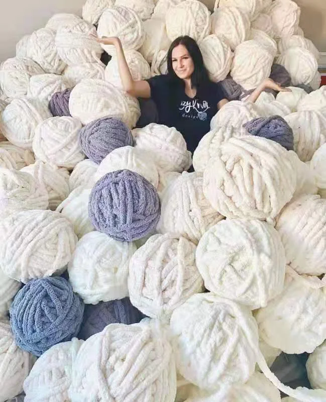 
Wholesale Chenille Thick Chunky Yarn 28 Yards 6 Bulky For Arm Knitting Blankets Scarves Cat Bed Great Substitute for Wool 