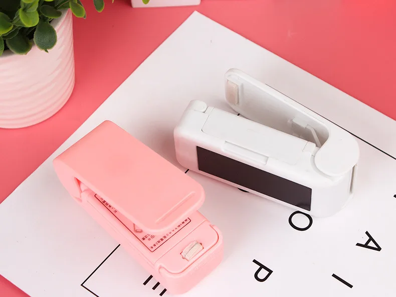 Antronic  Portable Manual Plastic Bag Packaging Sealing Machines Kitchen Food Snacks Mini Heat Sealer