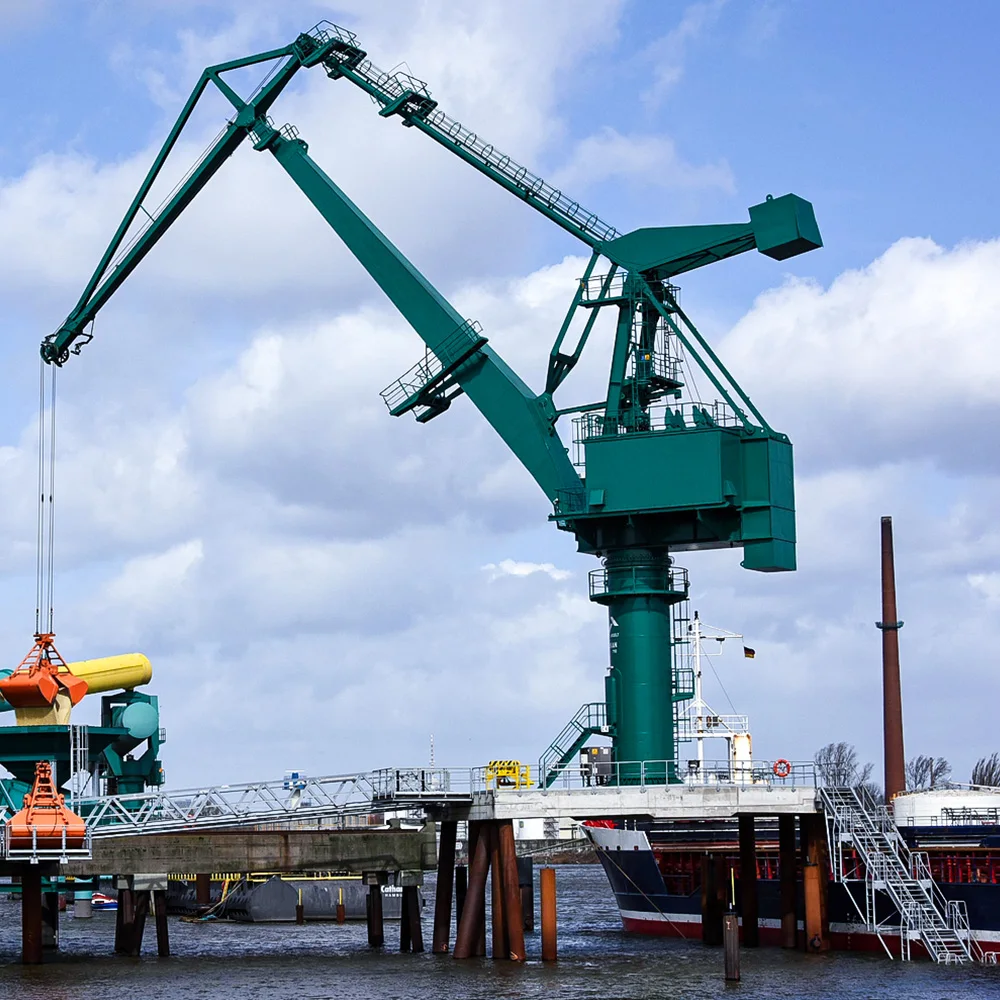 Hybrid Driven Hydraulic Lifting Heavy Duty Mobile Harbour Portal Crane
