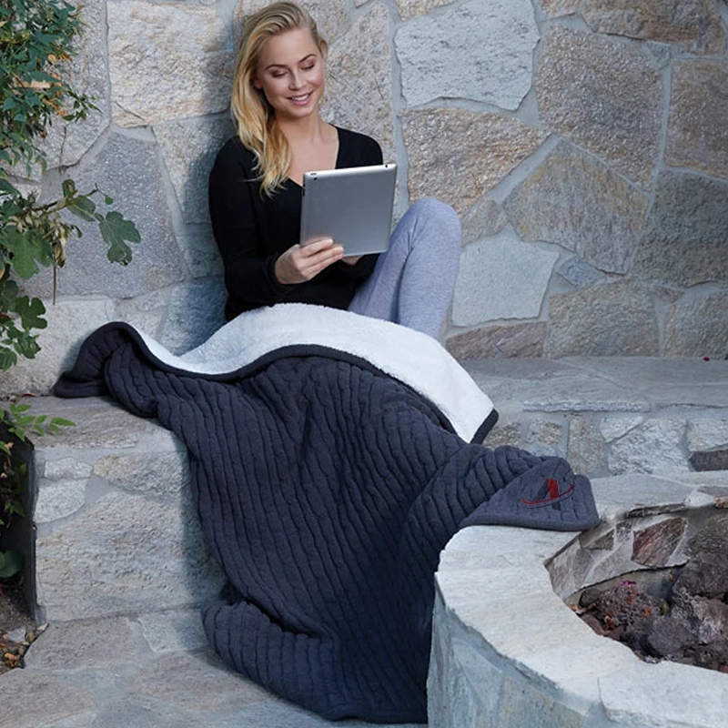 Promotional Ready To Ship Color Printed Custom Warm Oversized 3D Jacquard Cable Knit Chenille Sherpa Blanket With Lowest Price