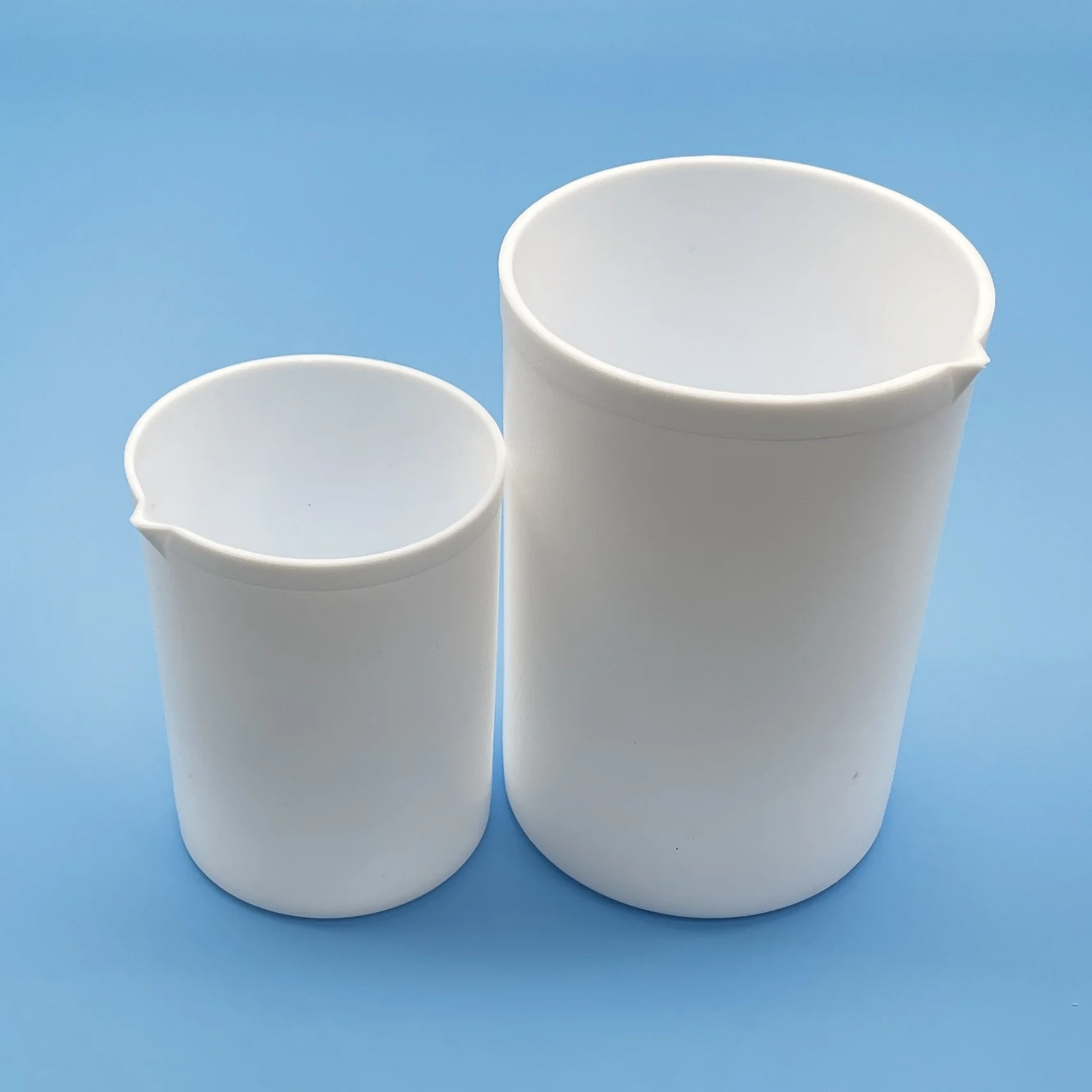 PTFE laboratory  beaker manufacturer Different Sizes 250 ml 400 ml 1000 ml with Lid  white color Lab
