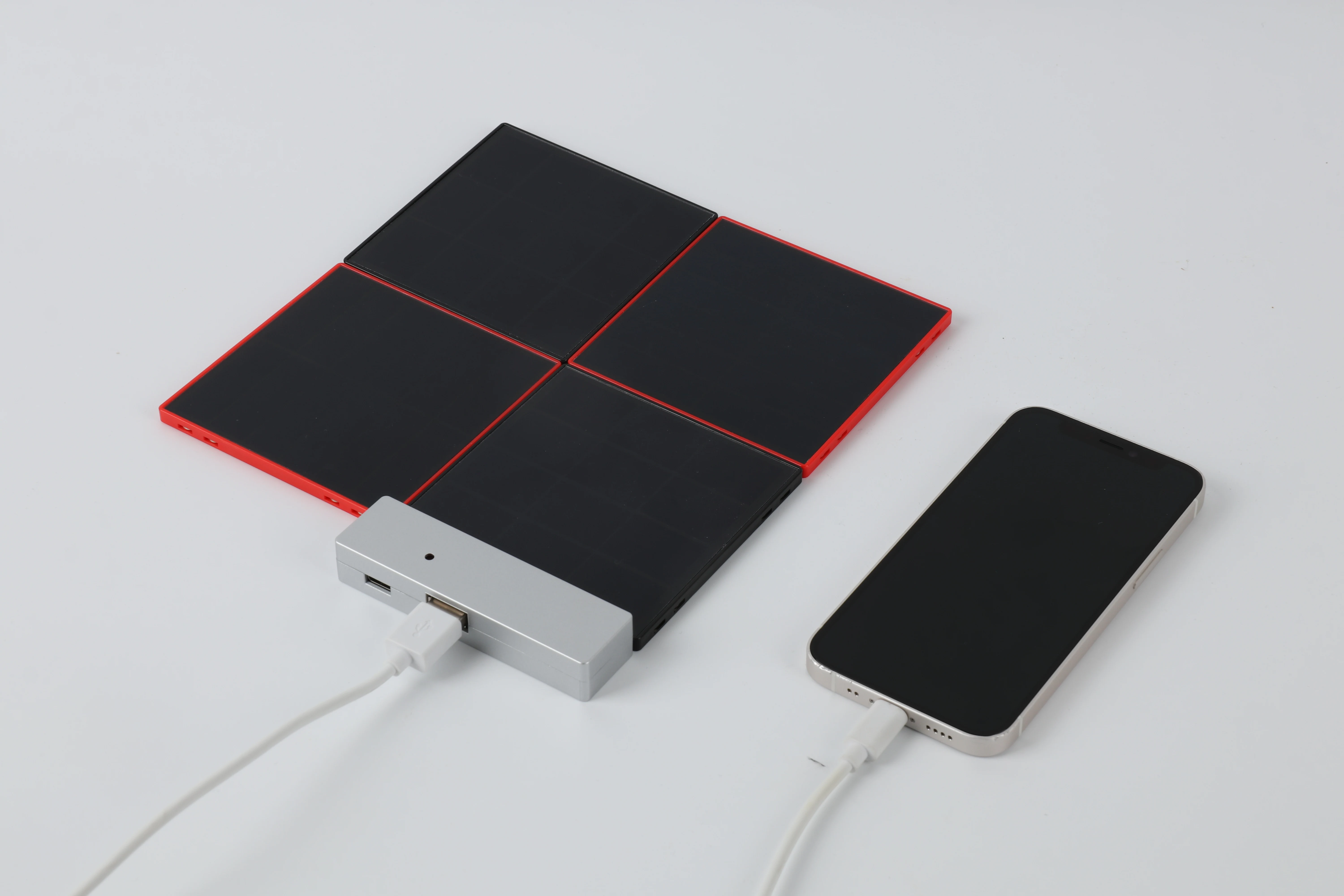Quality Guaranteed Durable Portable Quick To Charge Combinable Solar Charger For Wholesale