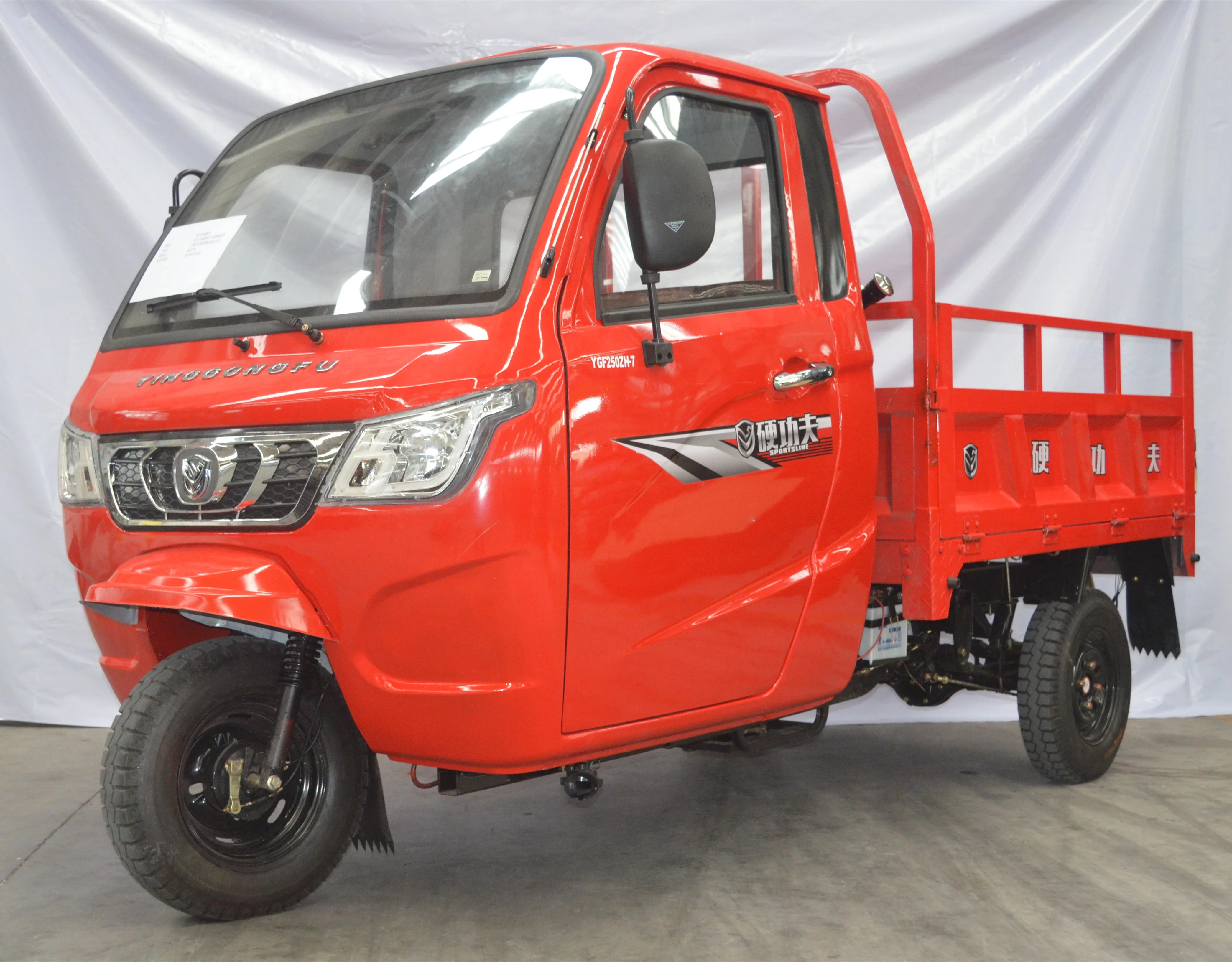 200CC/250CC/300CC MAOTORIZED CARGO TRICYCLE WITH CABIN WITH STEERING WHEEL