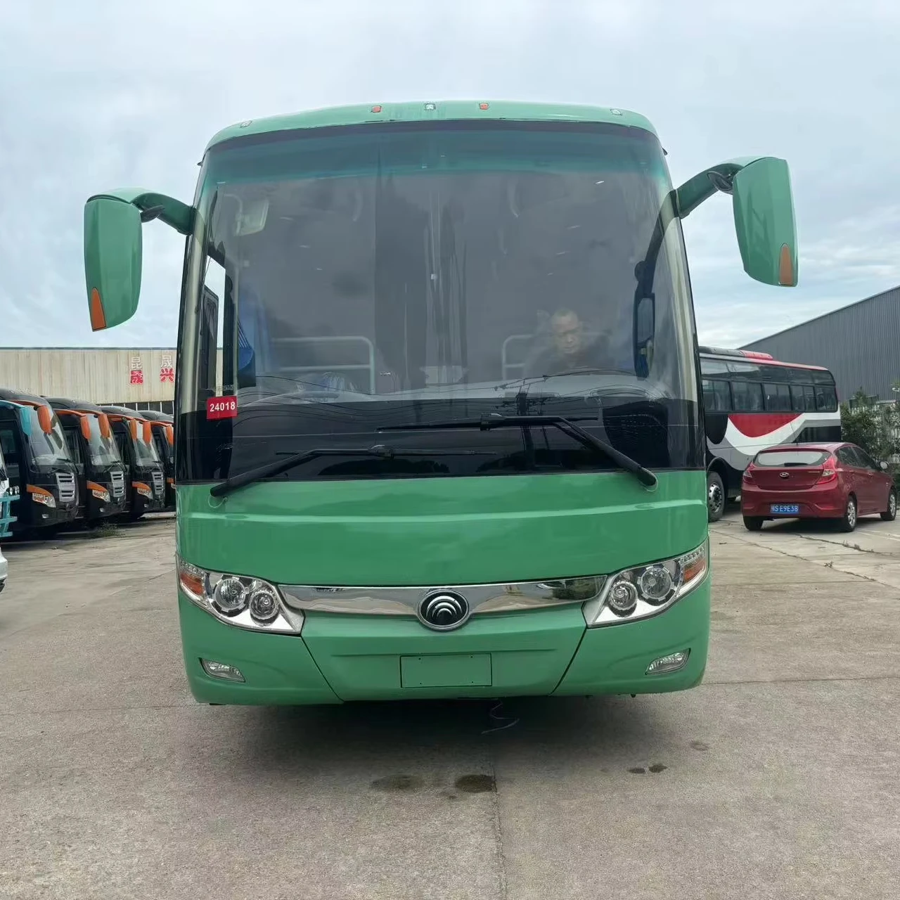 Yu Tong Luxury Coach Bus Second Hand 55 Seater Bus Left Hand Drive Second Hand Yu Tong Bus