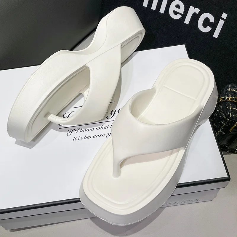 New Design Thick Soft Sole High Heel Slippers Female Summer Sandals Outdoor Wear Seaside Beach Leisure Flip-flops