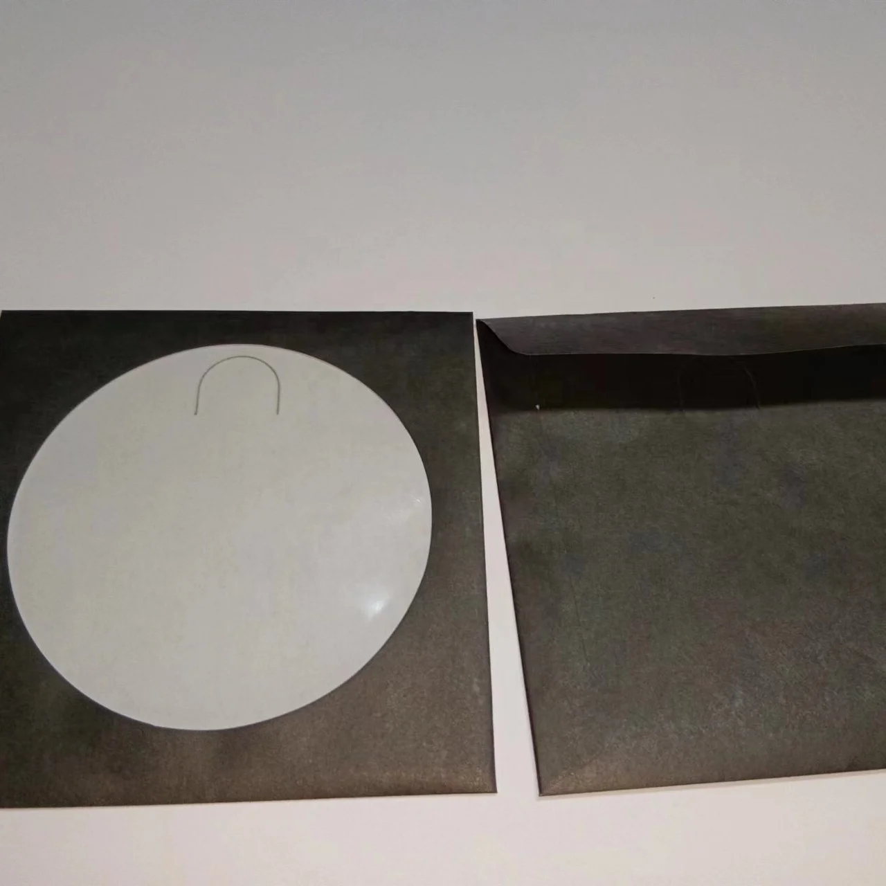 OEM 80gsm Black CD/DVD Paper Sleeves With Clear Window Cover Optional With Assorted Colors  manufactures for paper sleeve