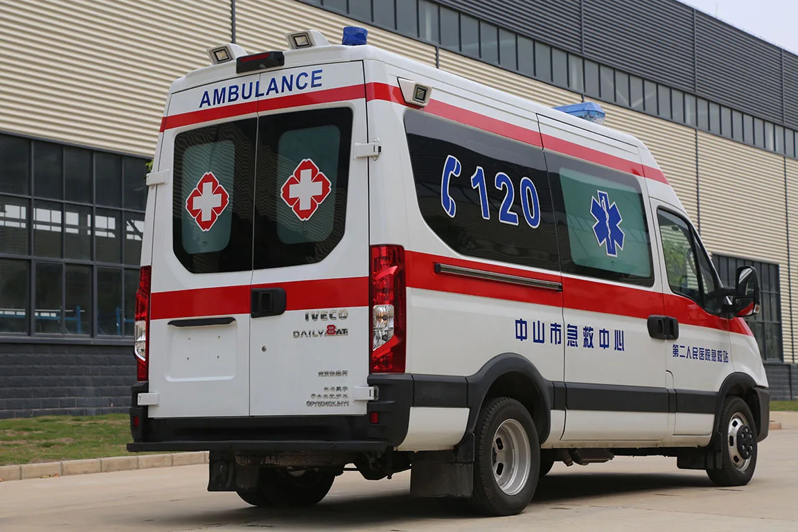Brand New 4x2 Emergency Ambulance Vehicle NAVECO Ousheng Monitoring Medical Ambulance Car Price for exporting