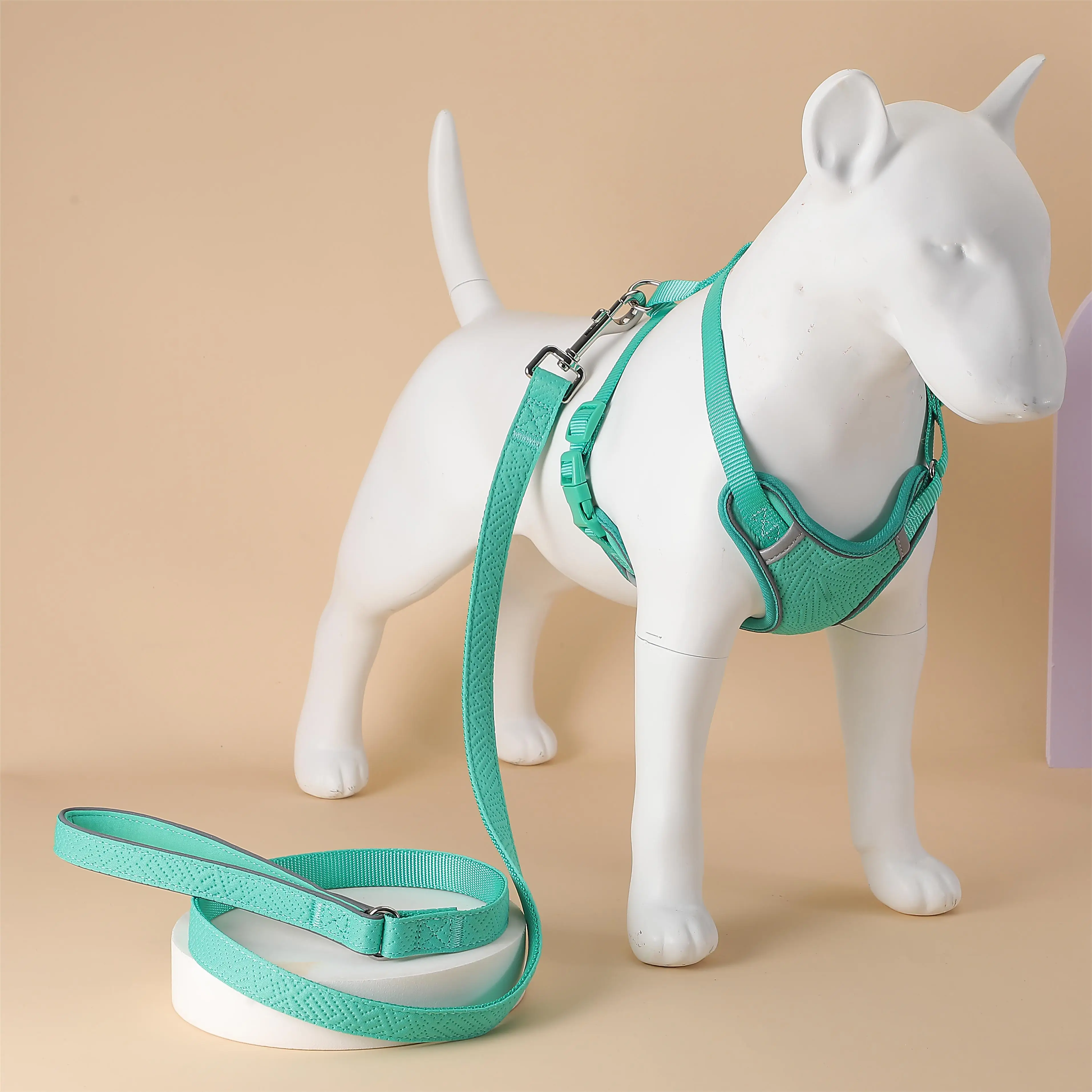 Manufacturer Custom Colors No Choke Soft Harness Breathable Mesh Quick Release Cat Pet Dog Harness and Leash Set