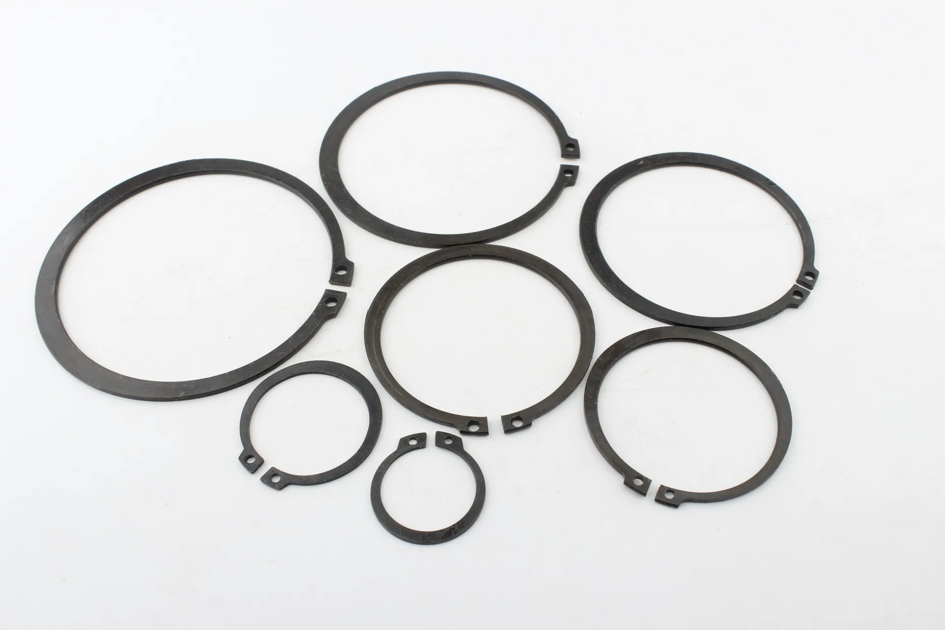 Axis Retaining Ring with Outer Clamp Spring C-Type Elastic Retaining Ring GB894 M8-M50 Finish Plain