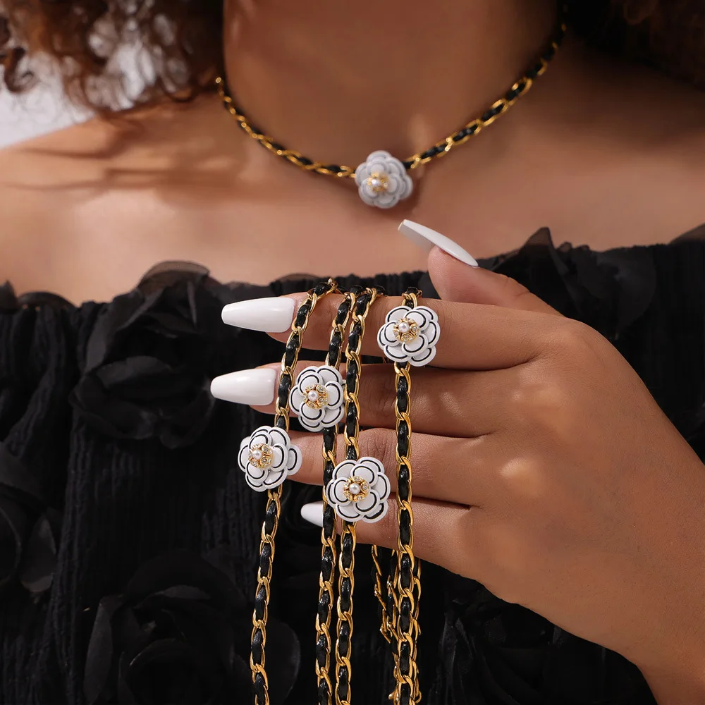 2024 New Luxury 18k Gold Plated Flower Chocker Necklace 316L Stainless Steel Braided Chain for Women