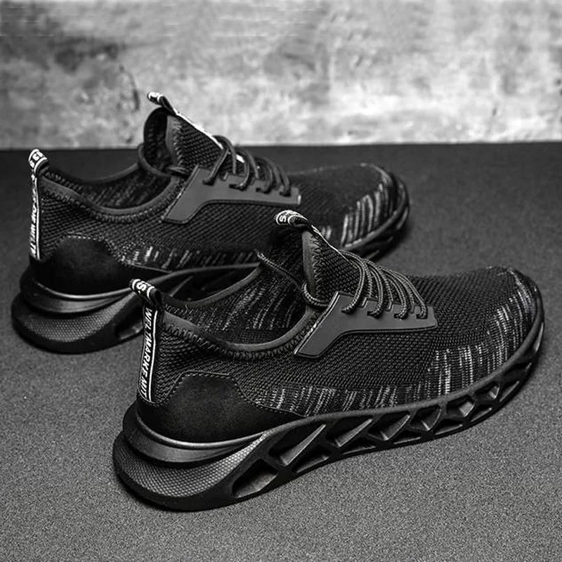 2021 China Suppliers Unique Black Travel Sport Shoes For Men With Good Price