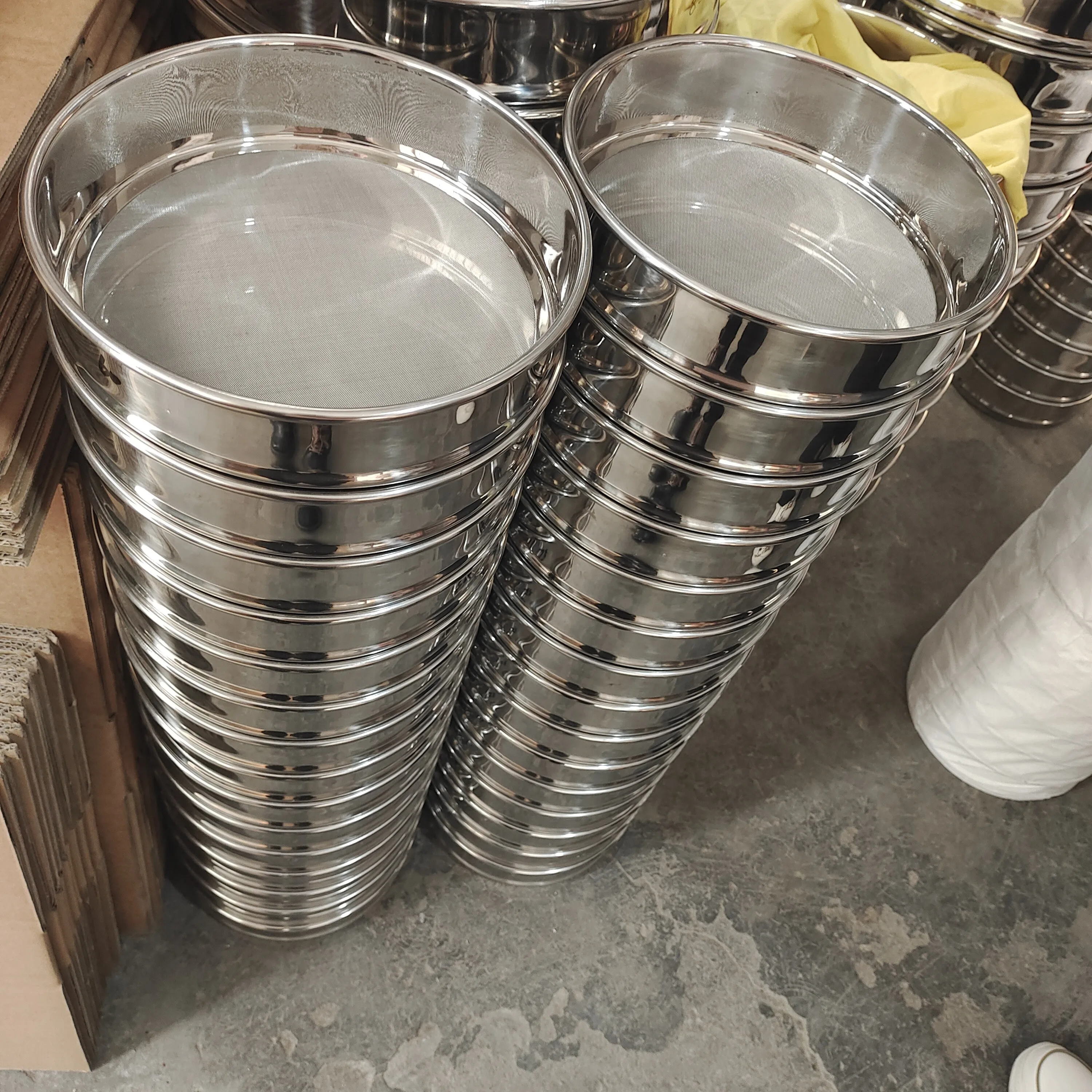 Manufacturers custom 304 stainless steel food grade kitchen flour sieve for baking fine screening