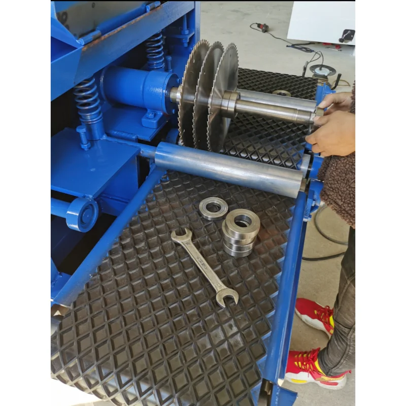 Direct Selling Automatic Wood Slats Cutting Chipper Furniture Machine And Edging Multi Blade Rip Saw