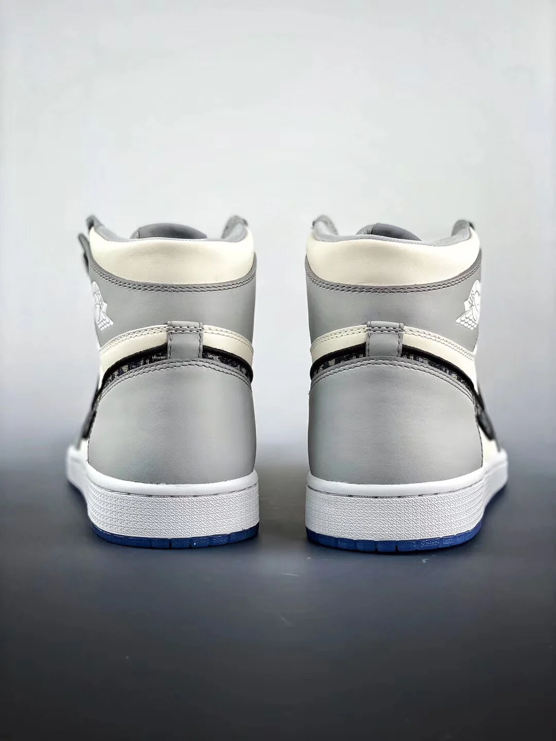 Высококачественные высокие кроссовки Jordan 1 белые серые для мужчин и женщин модная повседневная спортивная обувь