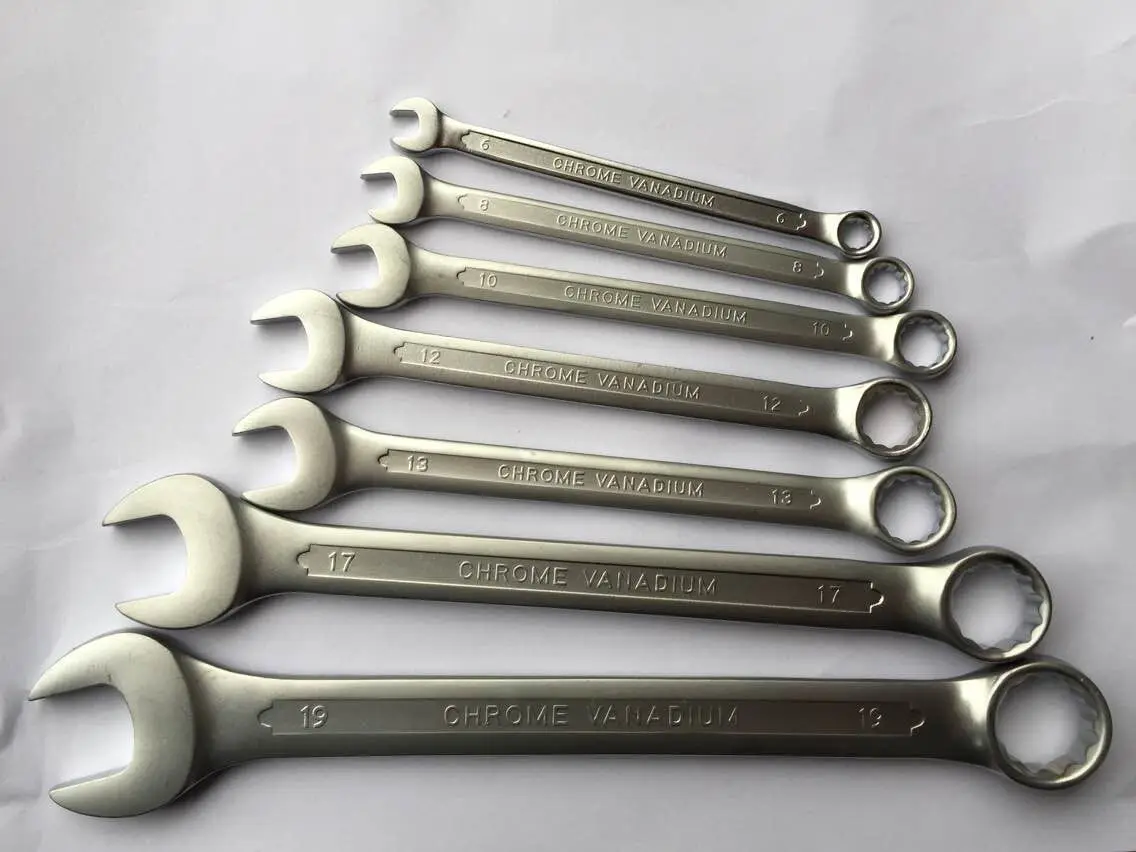 Combination spanner set 12  pcs  in tool holder Chrome Vanadium Steel  and Long Pattern Design