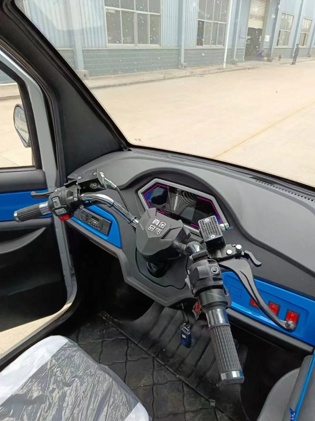 2023 new releaseed close body electric passenger vehicle motorized electric car electric mini car