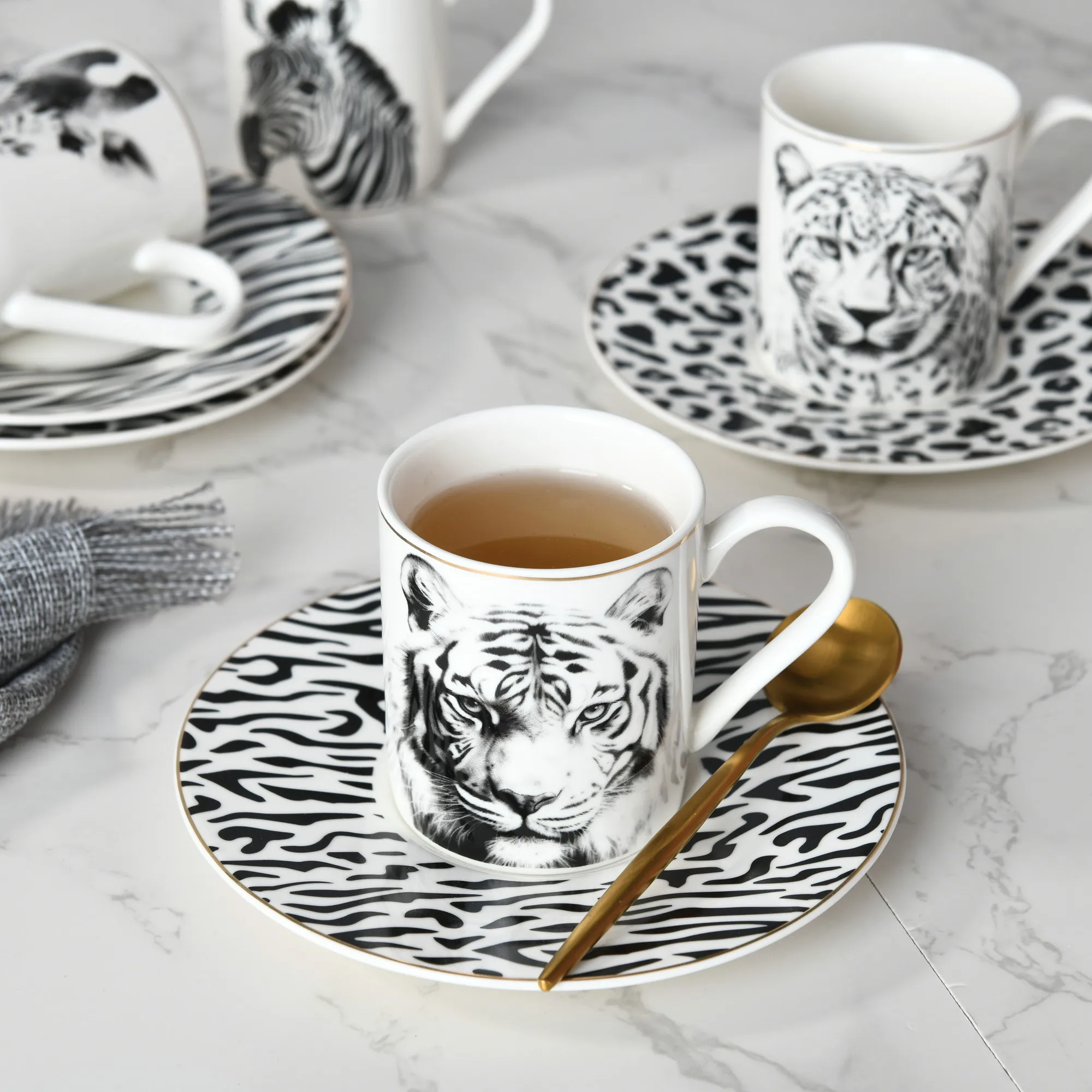 7.5' Black and White Animal Zebra Giraffes Porcelain Tableware Dishes Coffee Tea Cup and Saucer Sets Ceramic Dinner Plate Set