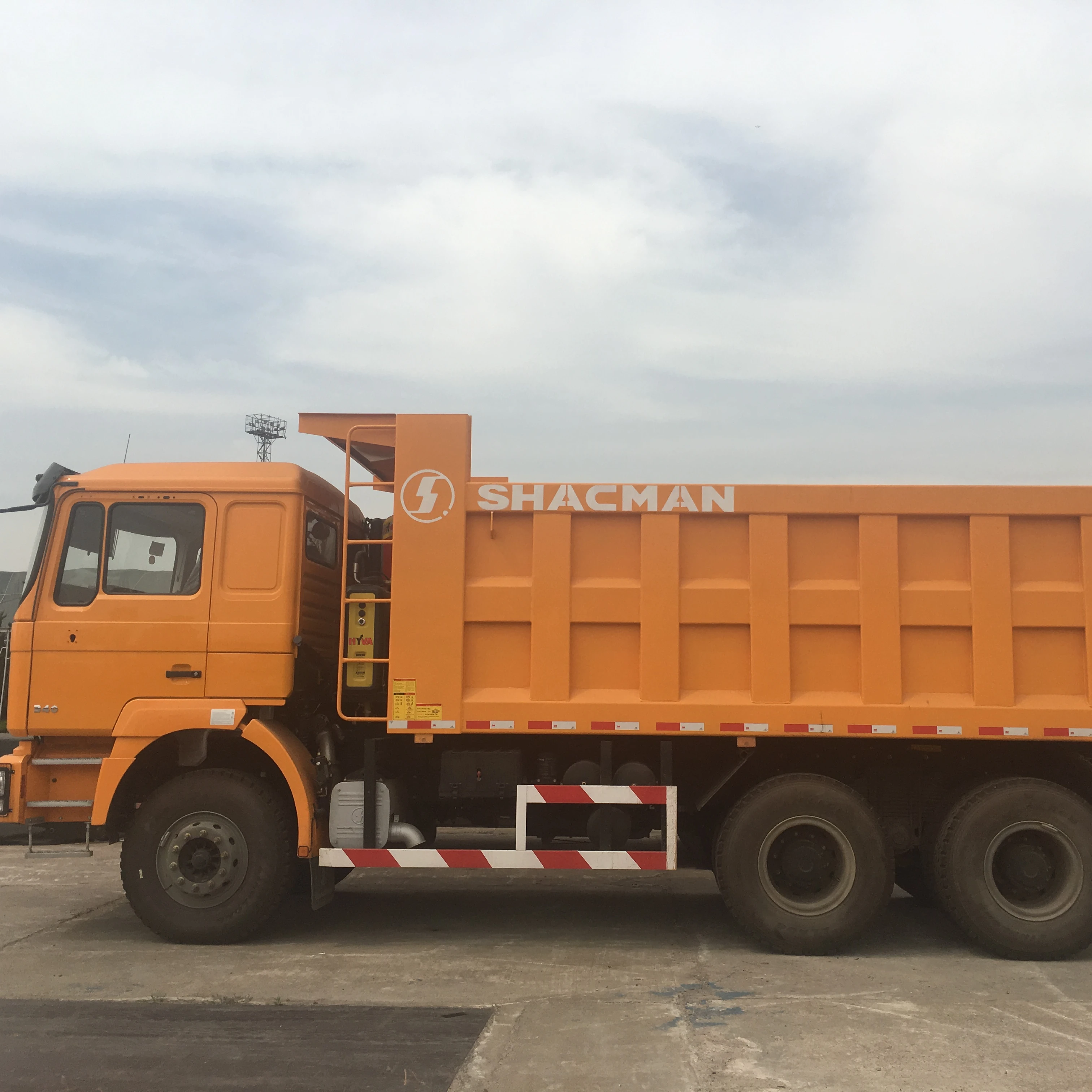 Algeria Shacman F2000 6x4 Tipper Dump Truck Weichai Engine Fast Gear Left drive for sale