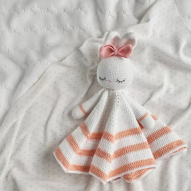 New Design Amigurumi Handmade Adorable Crocheted Bunny Comforter Blanket for Baby Gift