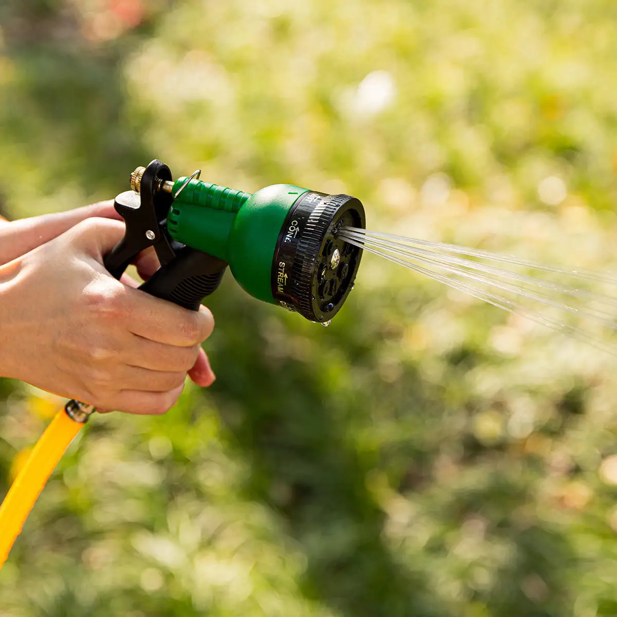 High-Pressure Portable Power Pump Sprayer Electric Water Garden Car Wash Battery-Operated Made of Durable PP Plastic