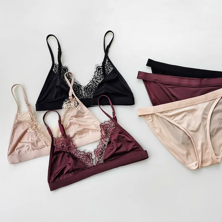 One Piece Seamless Brassiere Women Beautiful Bras Sexy Ultra-thin Ice Silk Wire Free Bra For Girl